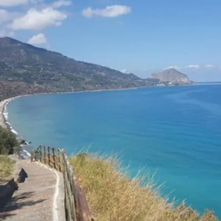 The Flowers Lejlighed